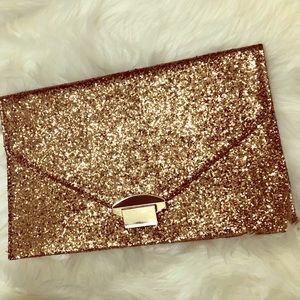 Akira red label clutch